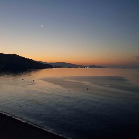 Atico En Almunecar. Primera Linea De Playa Con Vistas Espectaculares Eksteriør billede
